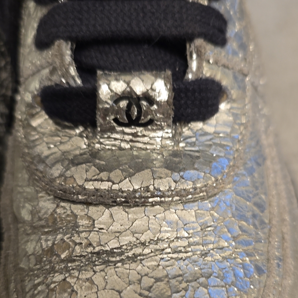 CHANEL Metallic Silver Sneakers with Navy Accents - Picture 2 of 13